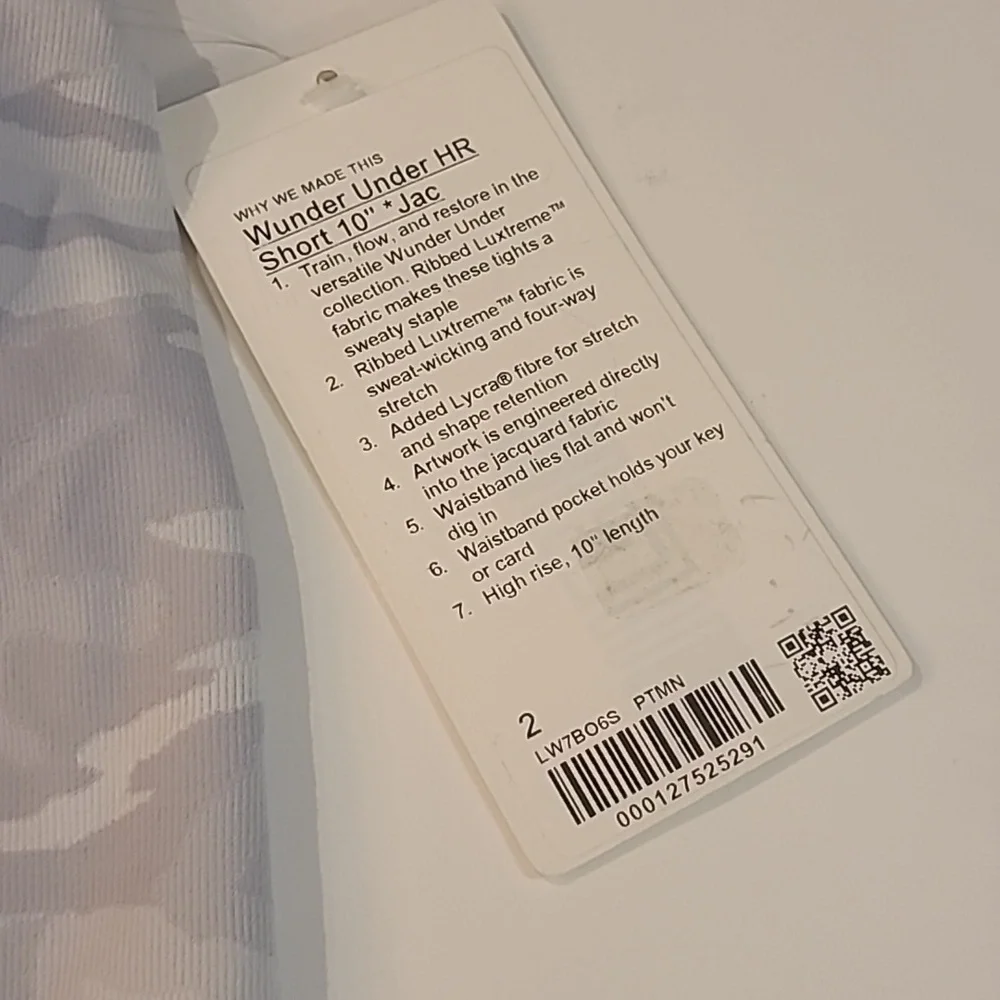 #131 NWT Lululemon White Camo Bike Shorts B1405